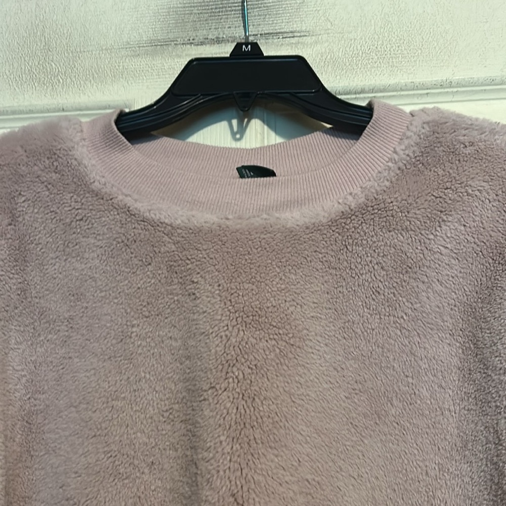 Wild Fable Faux Fur Sweatshirt Size Medium Mauve - Picture 2 of 6